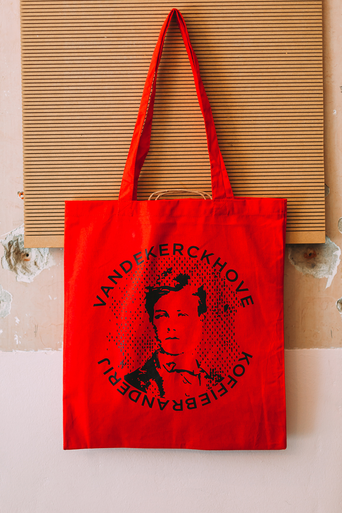 A TOTE BAG A TOTE BAG